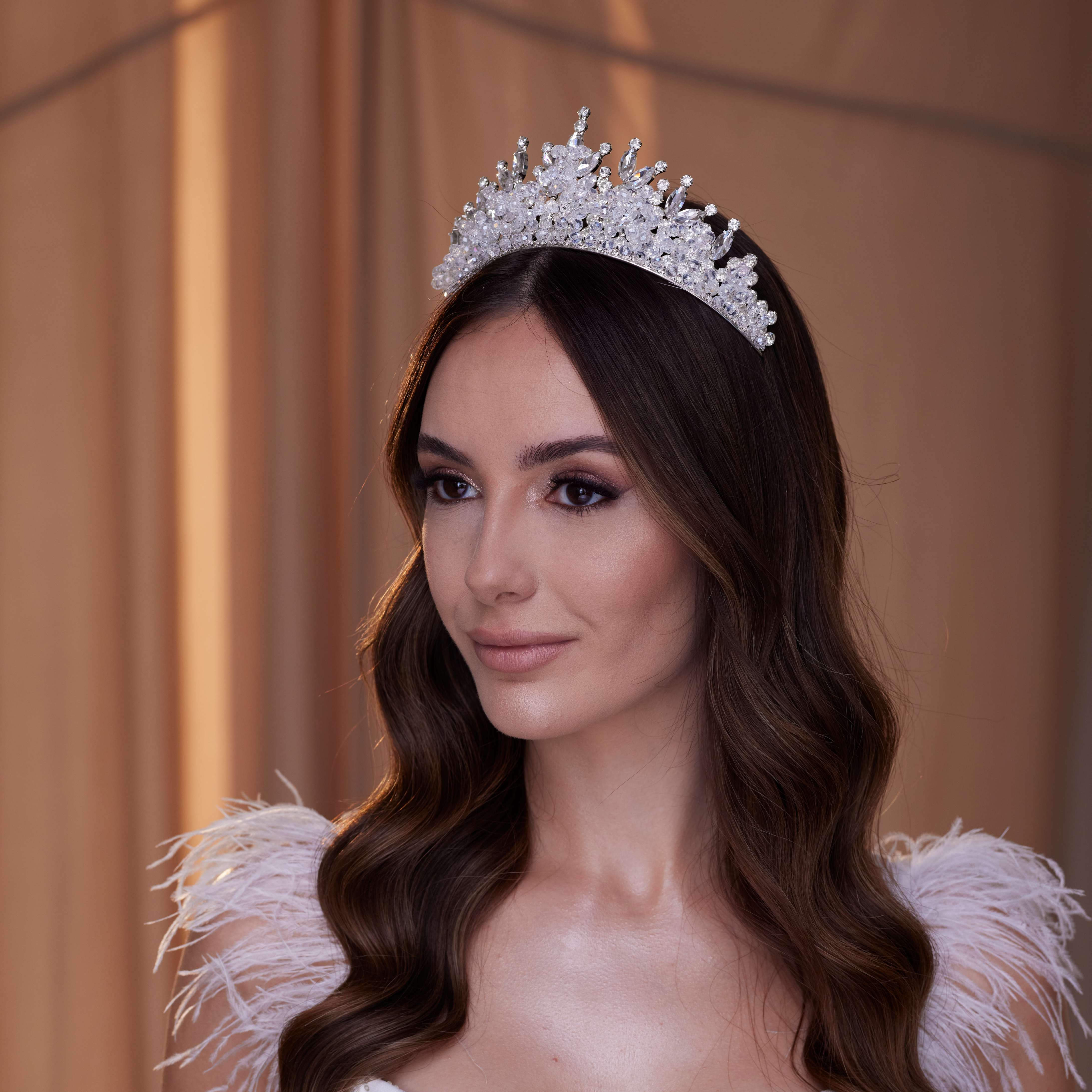 Funkelnde Quinceanera-Tiara aus Kristall