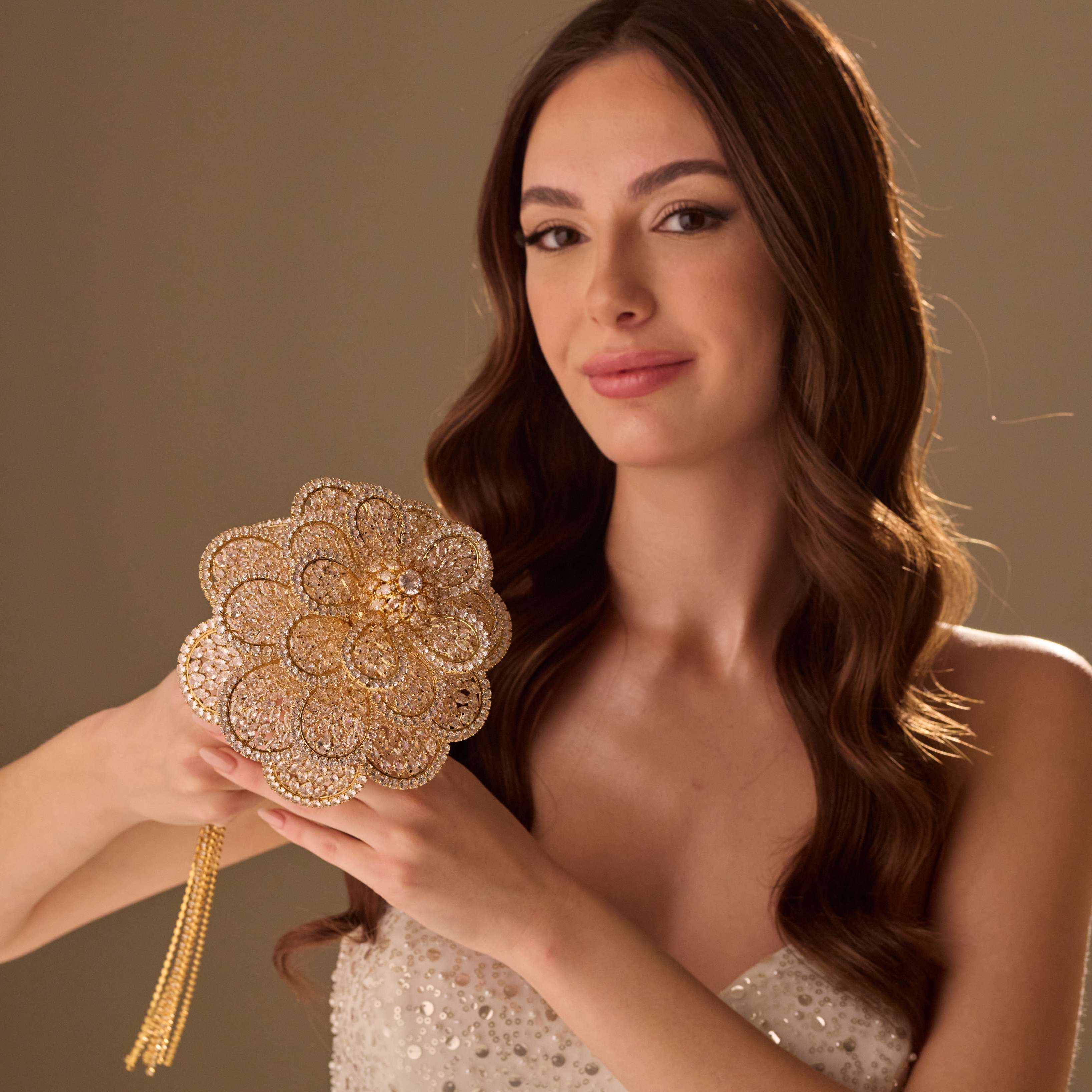 Luxurious Gold Quinceañera & Wedding Bouquet – Handcrafted with Crystal Stones