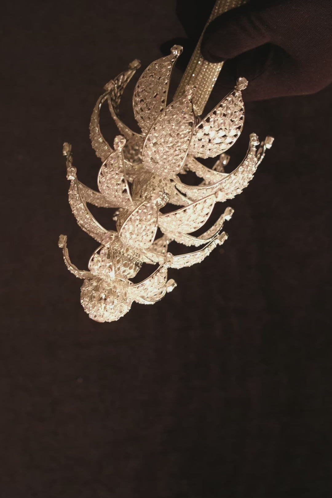 Elegant Silver Quinceañera & Wedding Bouquet – Handcrafted with Crystal Stones