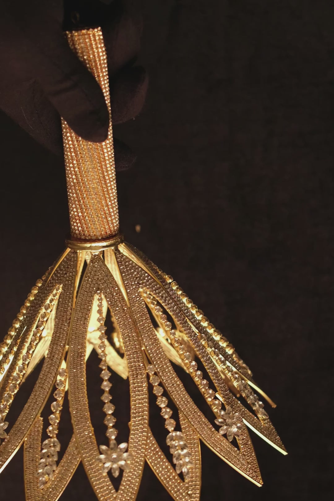 Luxury Gold  Quinceañera and  Wedding Bouquet Holder
