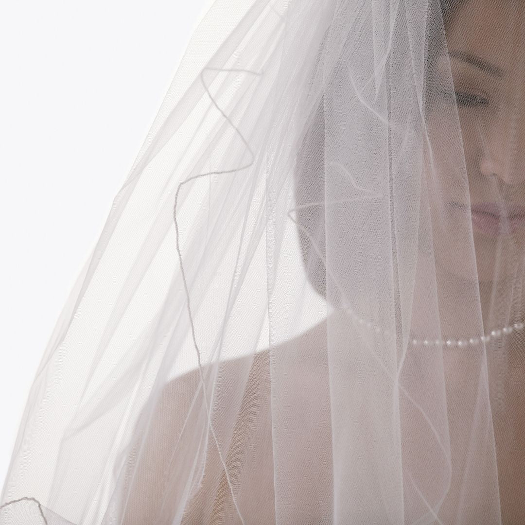 How to Wear a Wedding Veil: A Complete Guide for Brides