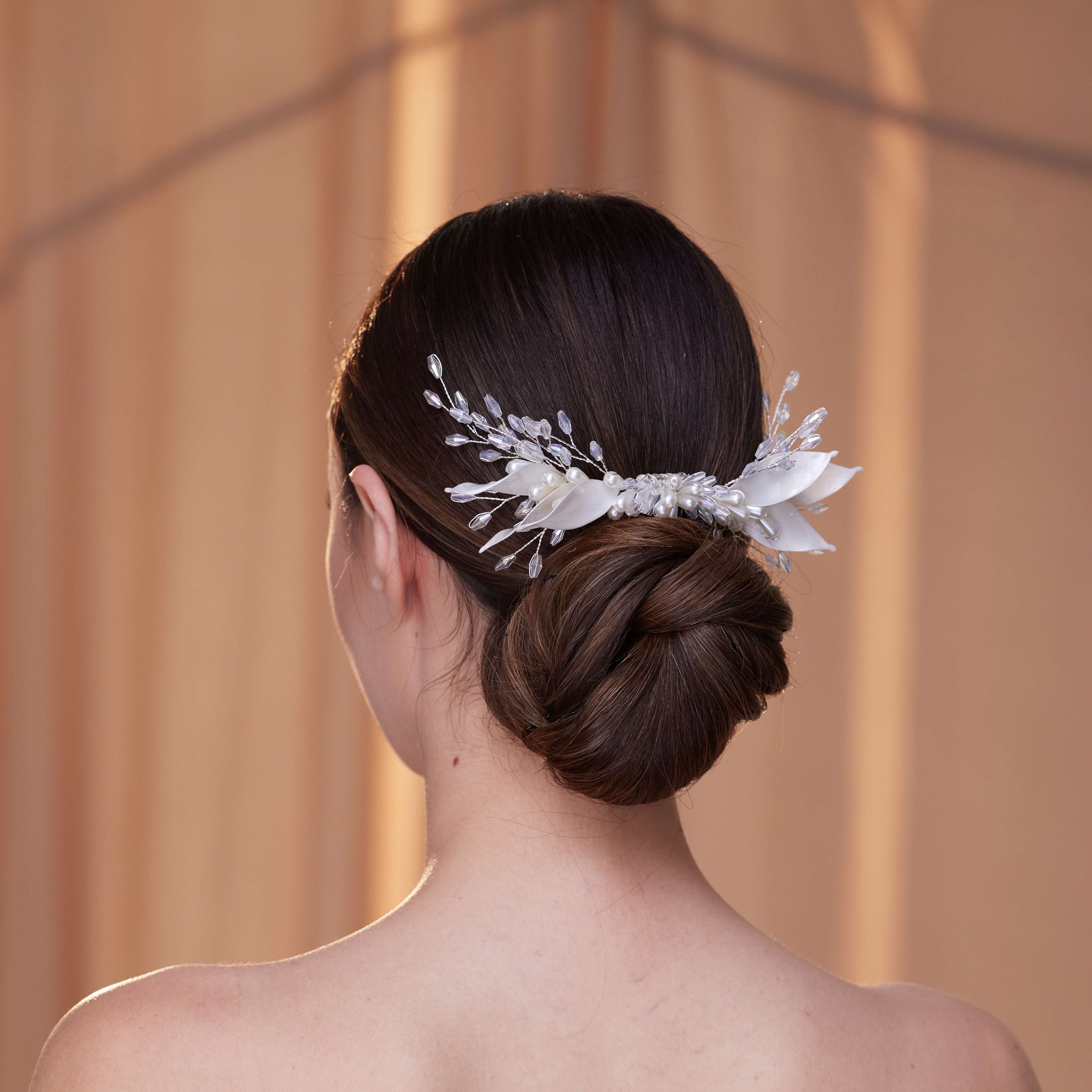 Elegant Crystal & Pearl Hair Comb