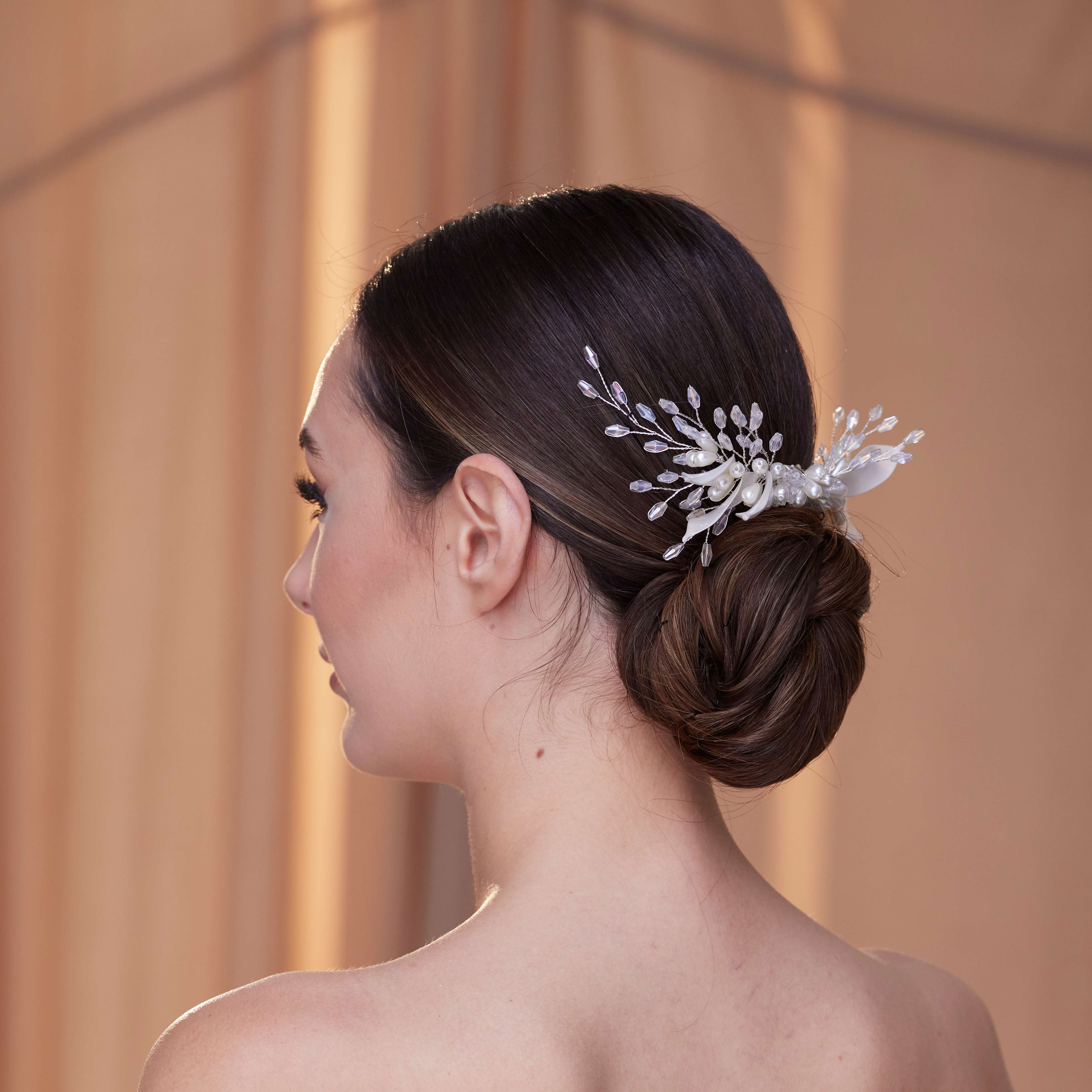 Elegant Crystal & Pearl Hair Comb