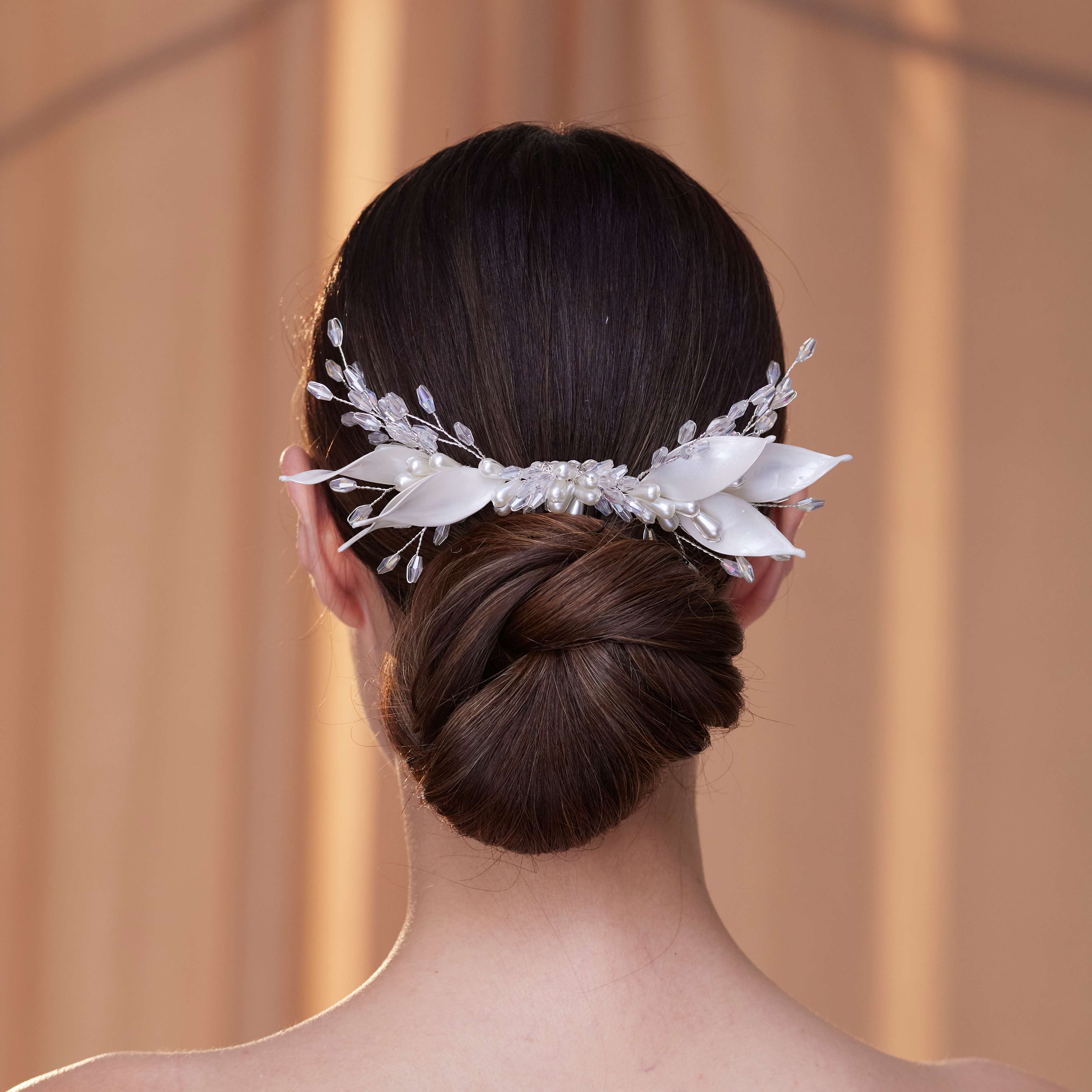 Elegant Crystal & Pearl Hair Comb