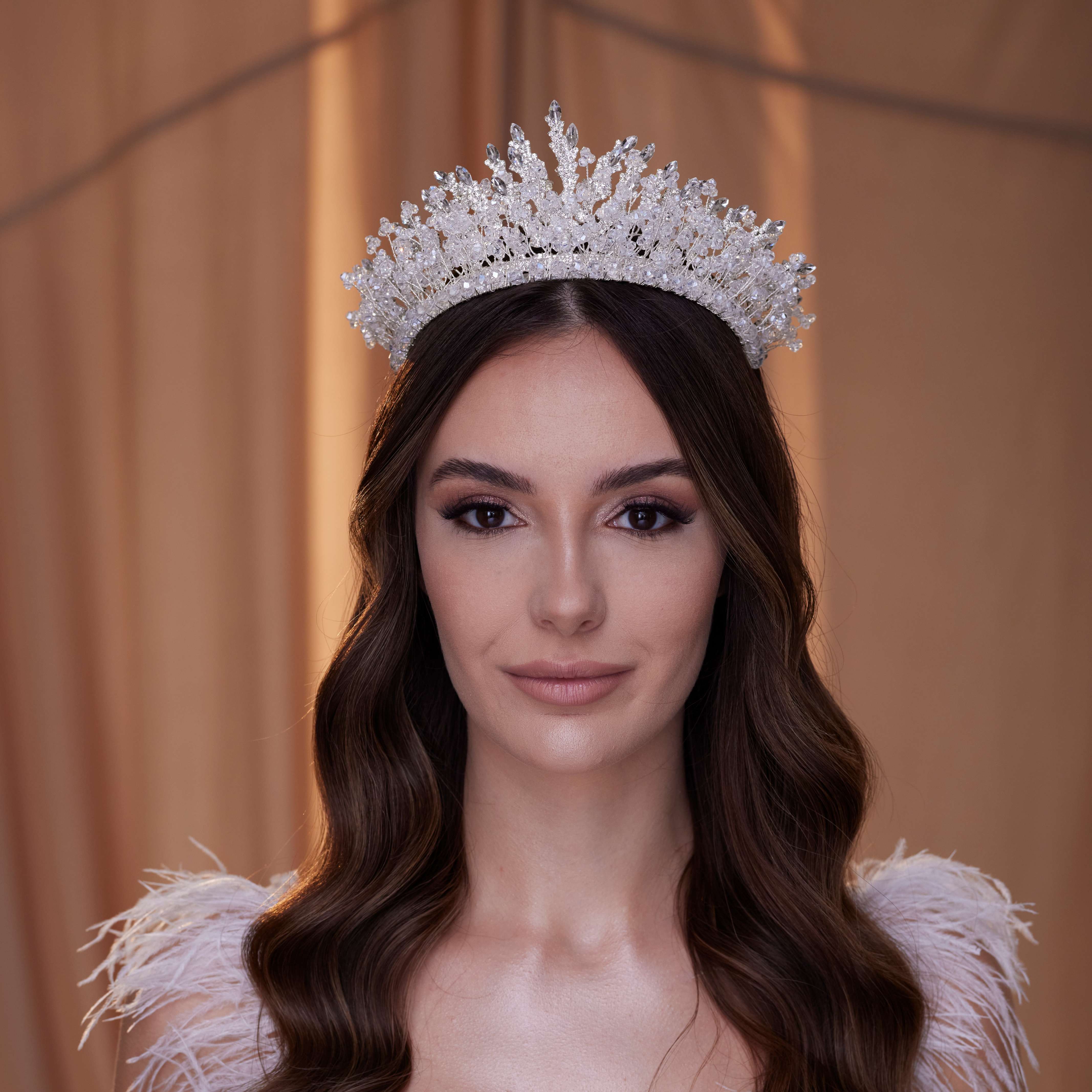 Funkelnde Quinceanera-Tiara aus Kristall