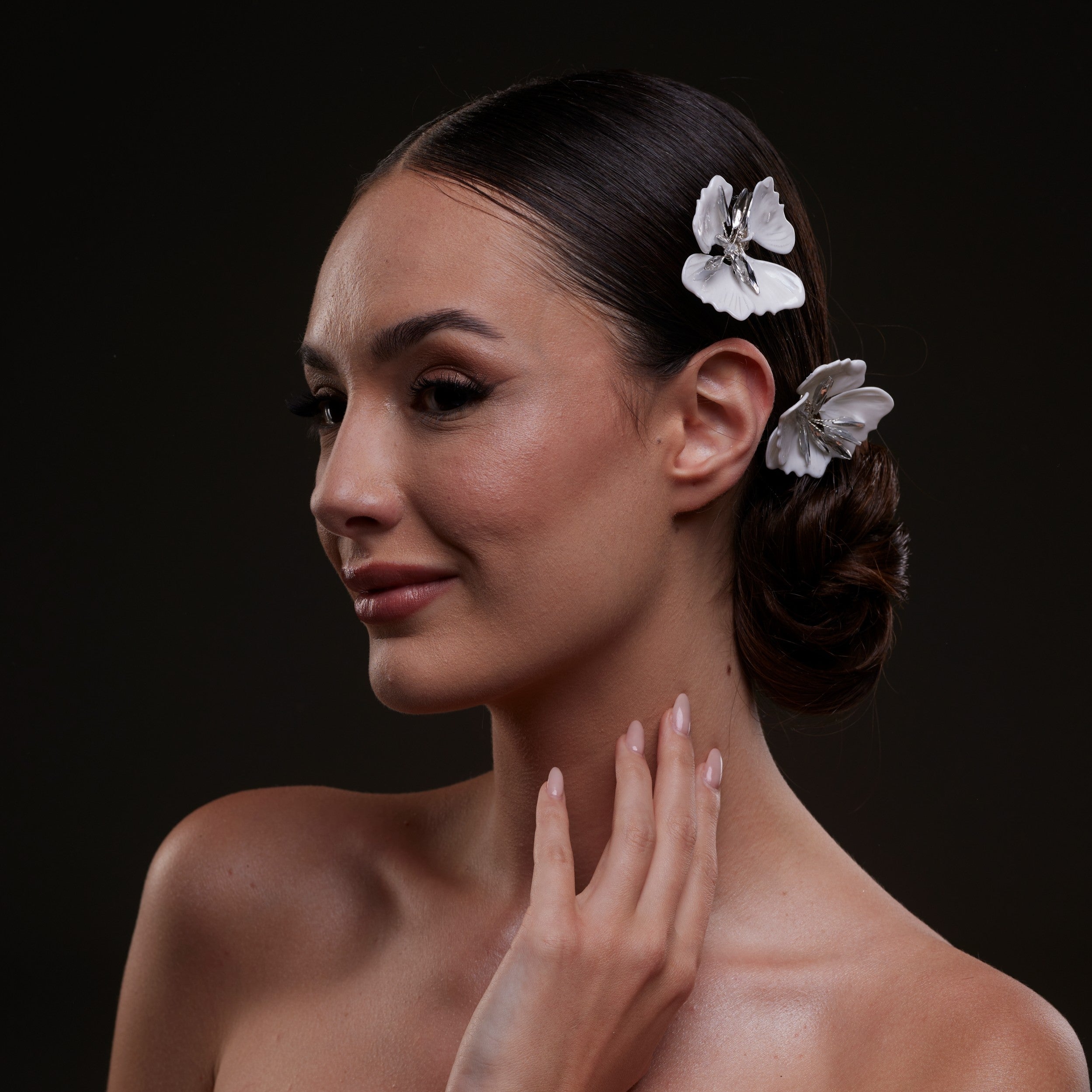 2-Piece White Flower Hair Comb Set