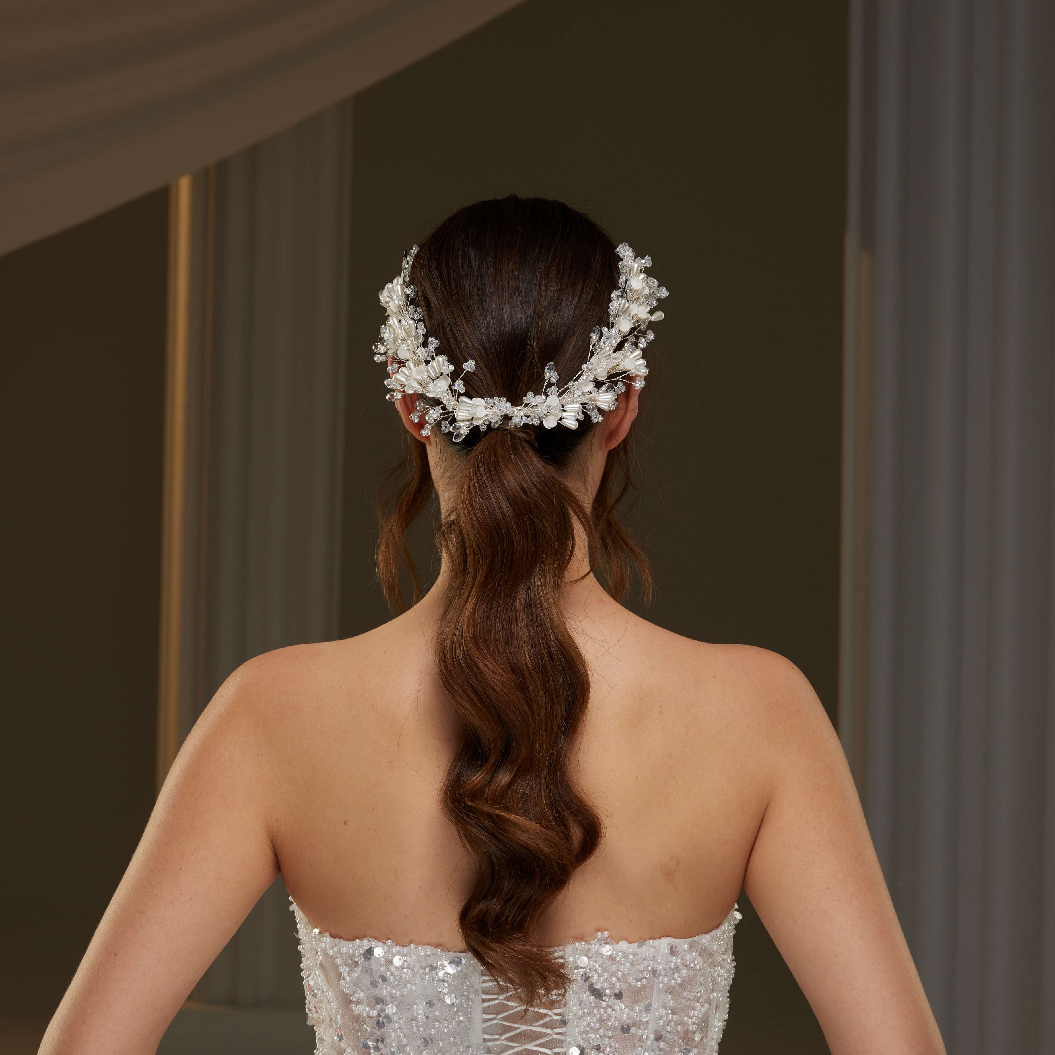 Elegant Bridal Hairvine with Crystal Beads, Pearls, and Flowers