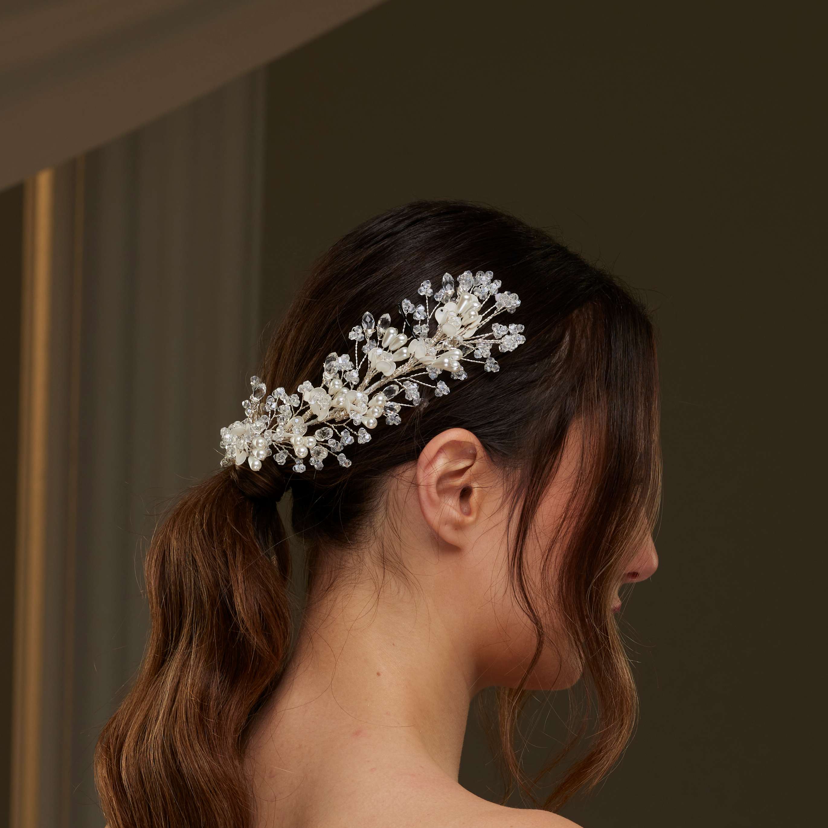 Elegant Bridal Hairvine with Crystal Beads, Pearls, and Flowers