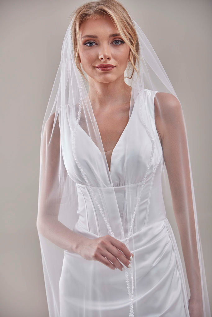 Elegant Illusion Tulle Veil: A Touch of Grace for Your Big Day-D205R