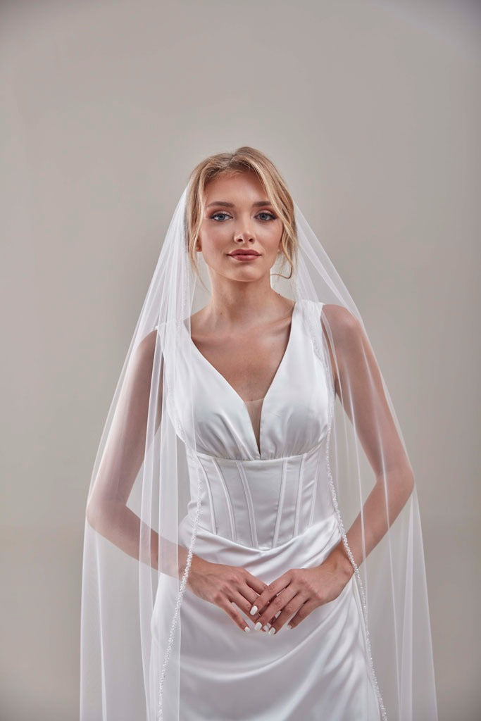 Elegant Illusion Tulle Veil: A Touch of Grace for Your Big Day-D205R