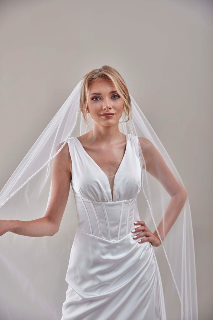 Elegant Illusion Tulle Veil: A Touch of Grace for Your Big Day-D205R