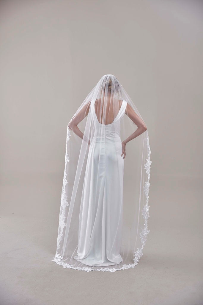 Mantilla Veil with Lace Edge, Floral Veil -D206