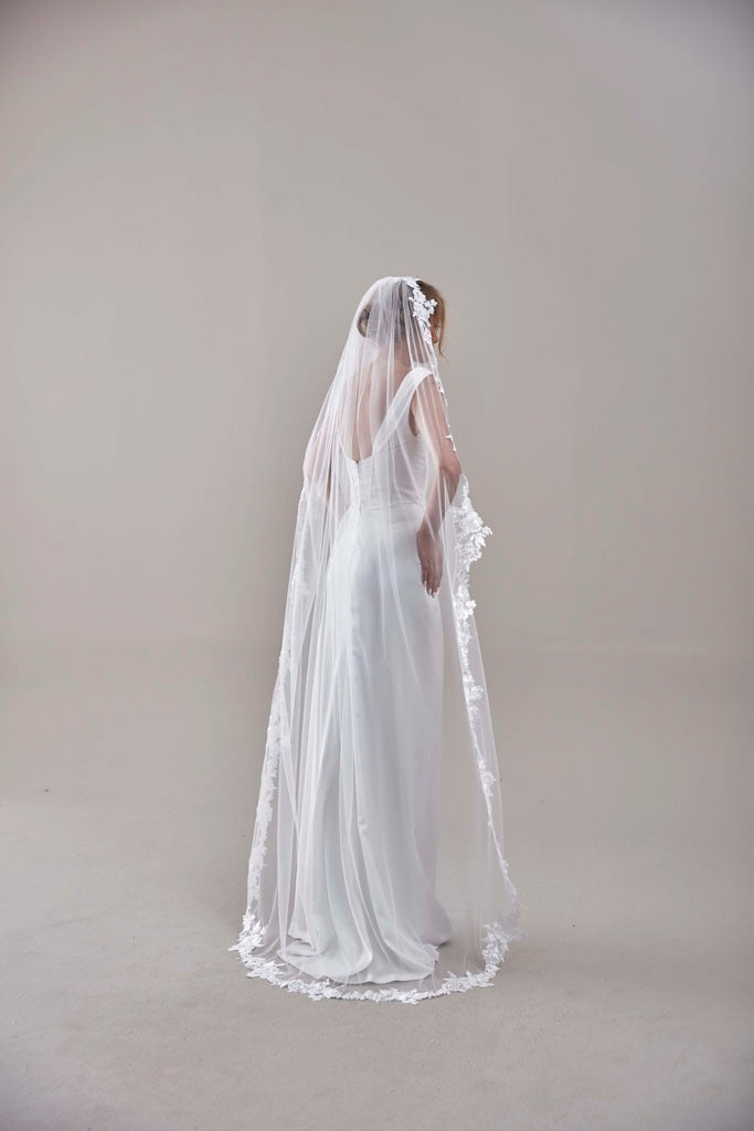 Mantilla Veil with Lace Edge, Floral Veil -D206