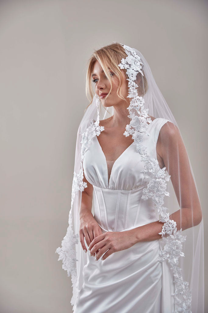 Mantilla Veil with Lace Edge, Floral Veil -D206