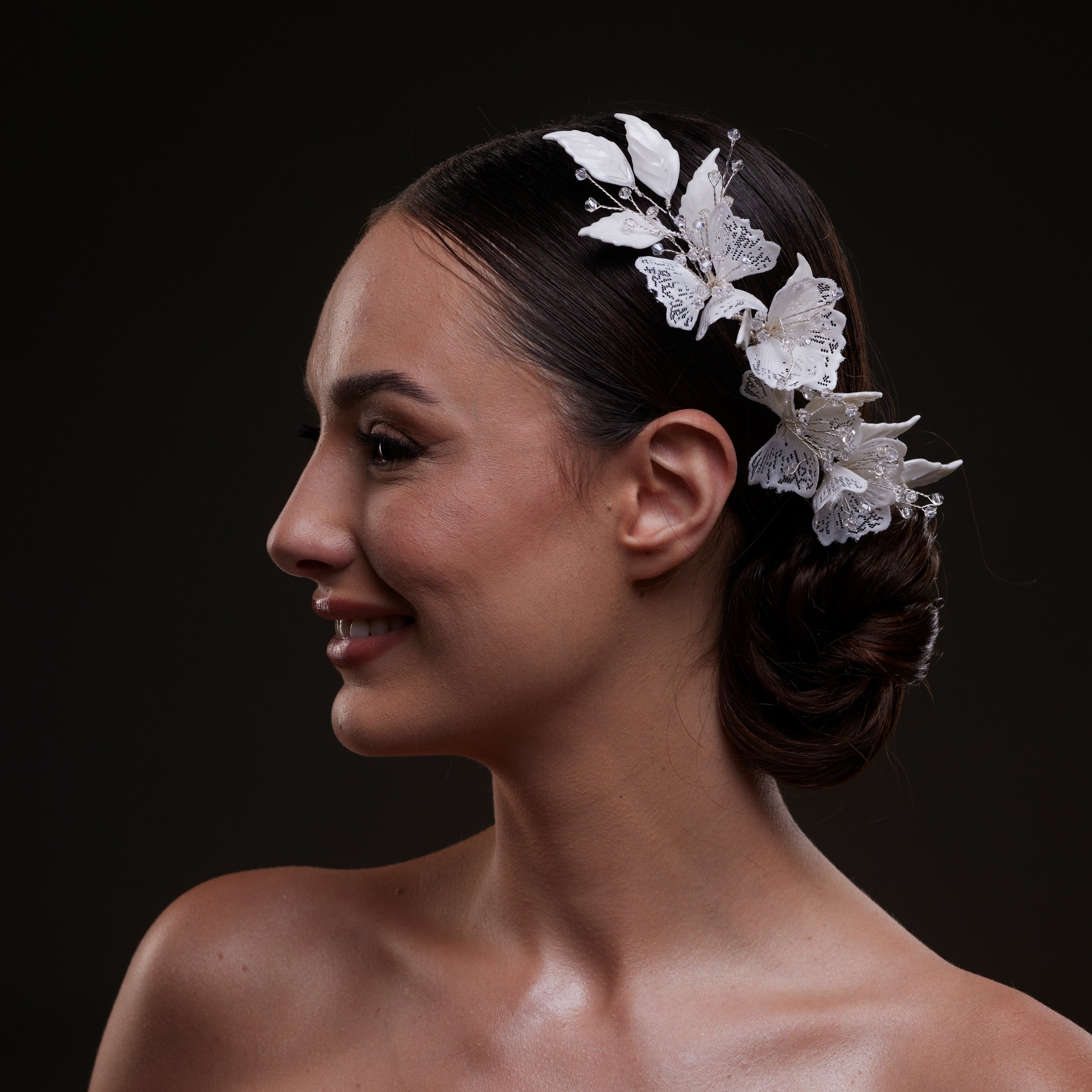 Elegant White Flower & Bead Bridal Hair Comb