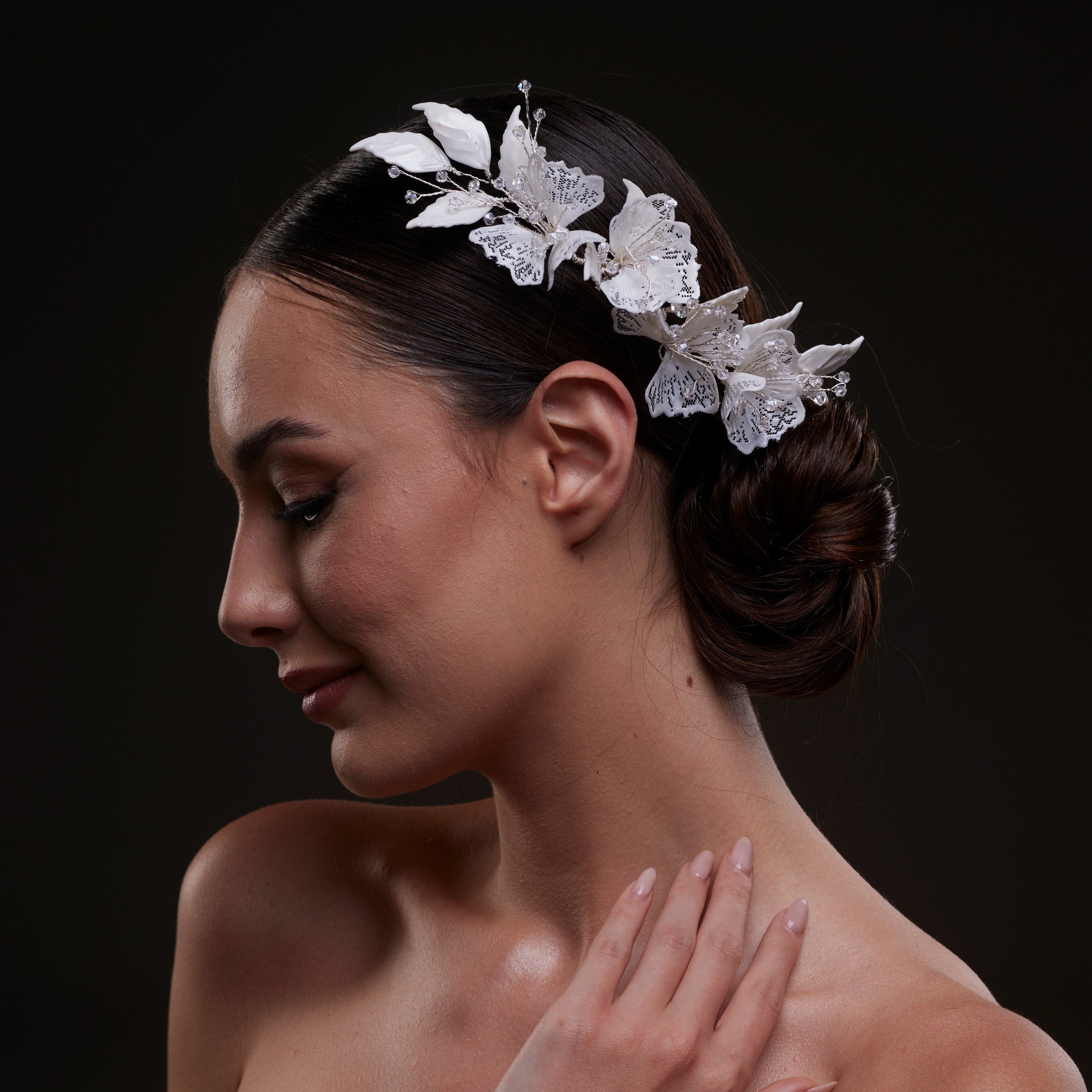 Elegant White Flower & Bead Bridal Hair Comb