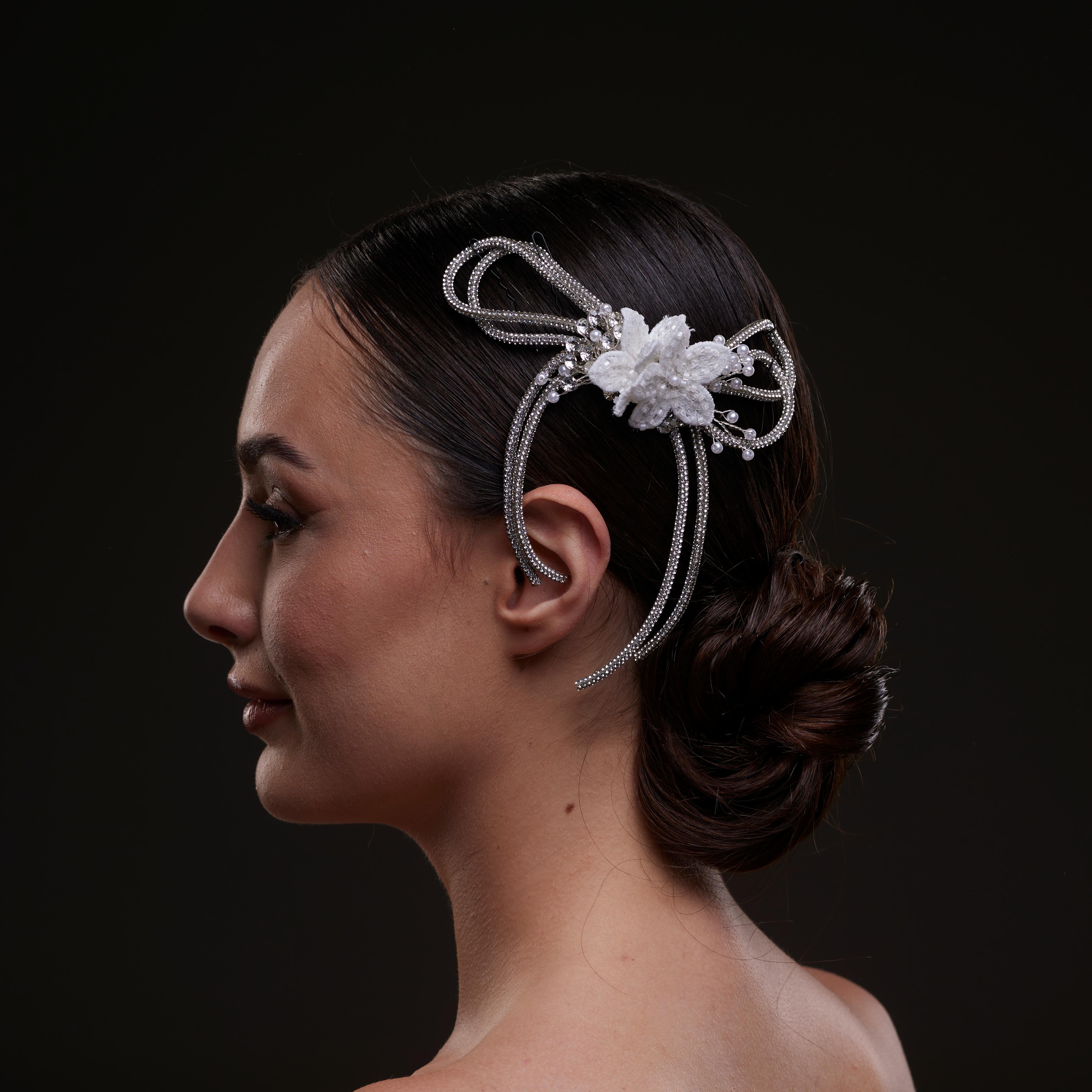 White Crystal & Pearl  Hair Comb