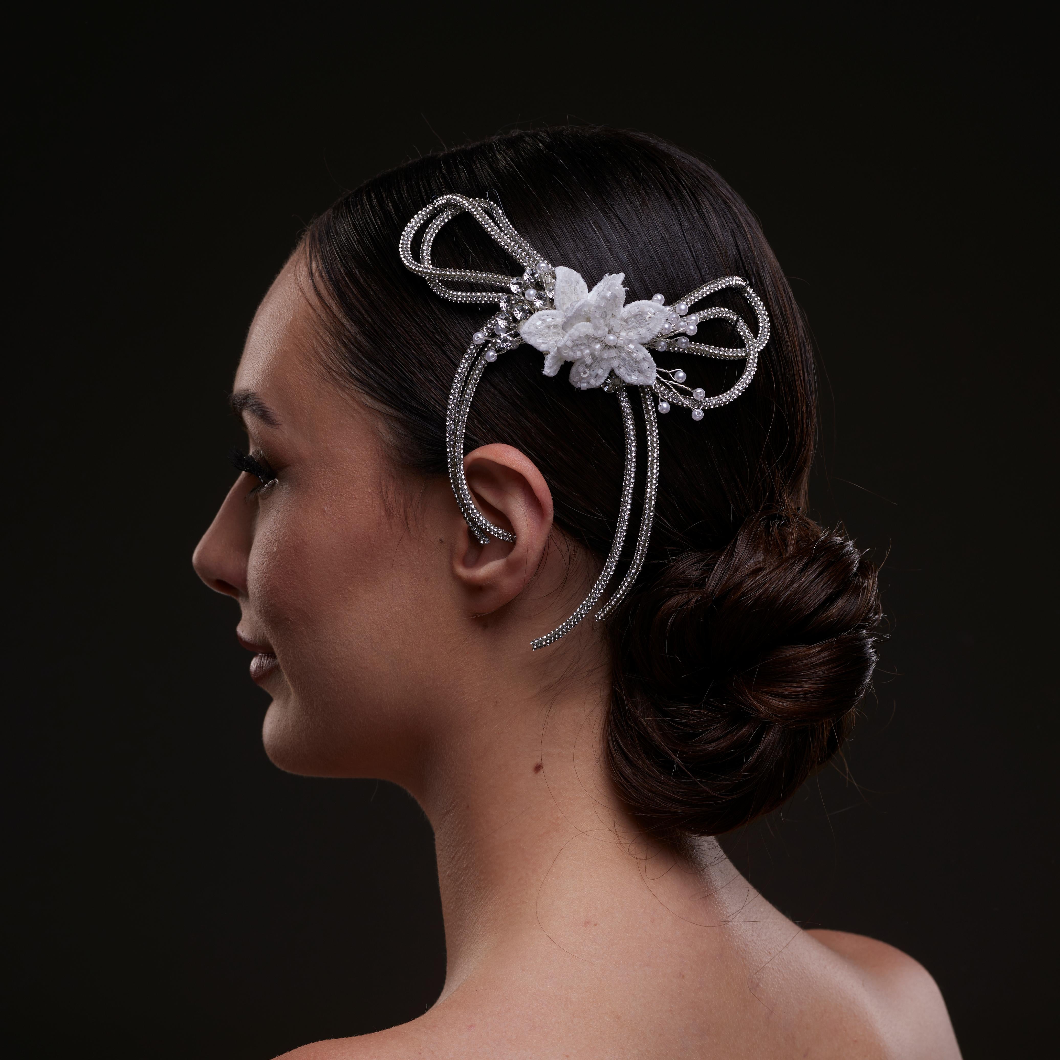 White Crystal & Pearl  Hair Comb