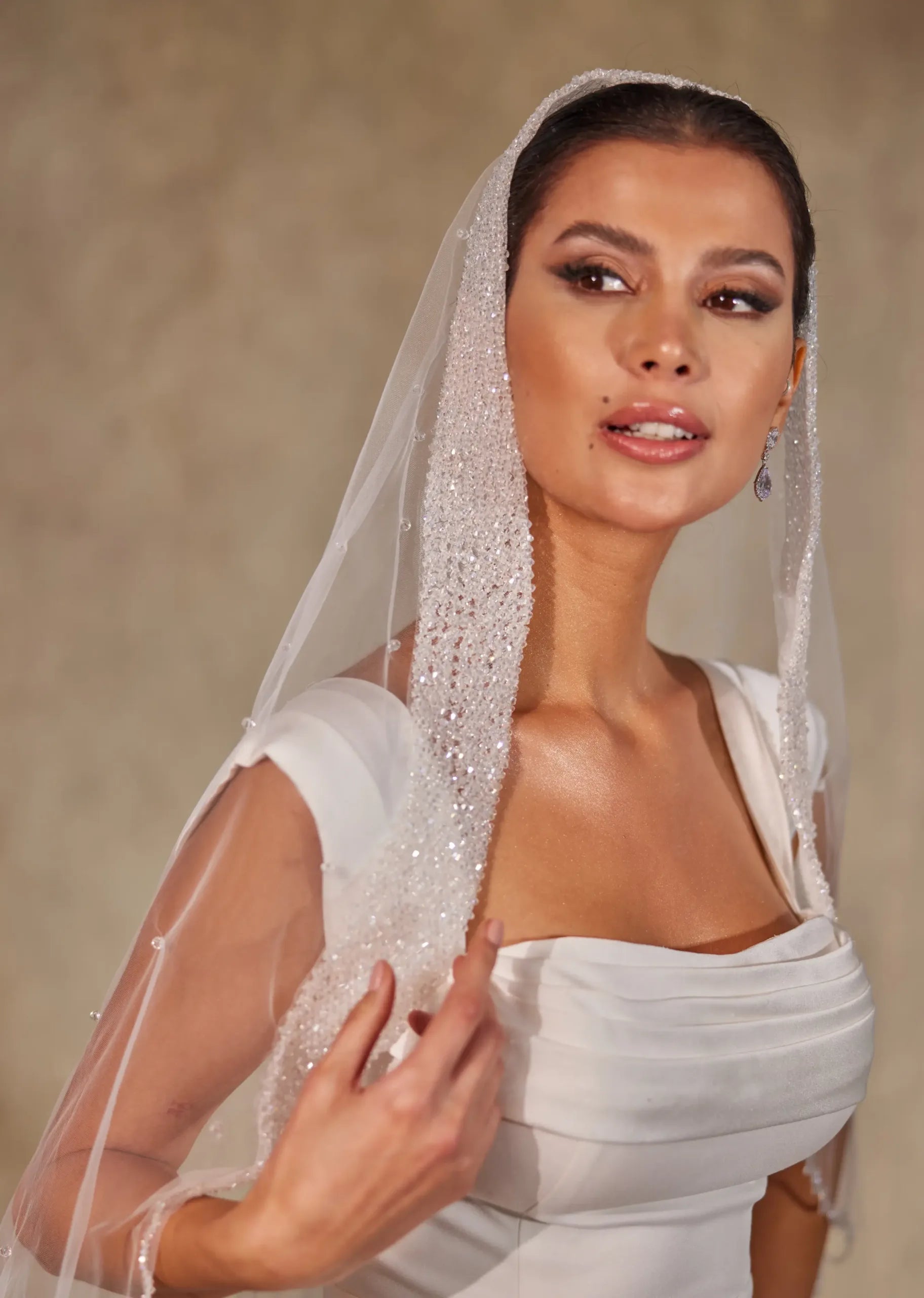 Luxe Beaded Bridal Veil- D225 - Bridal Port