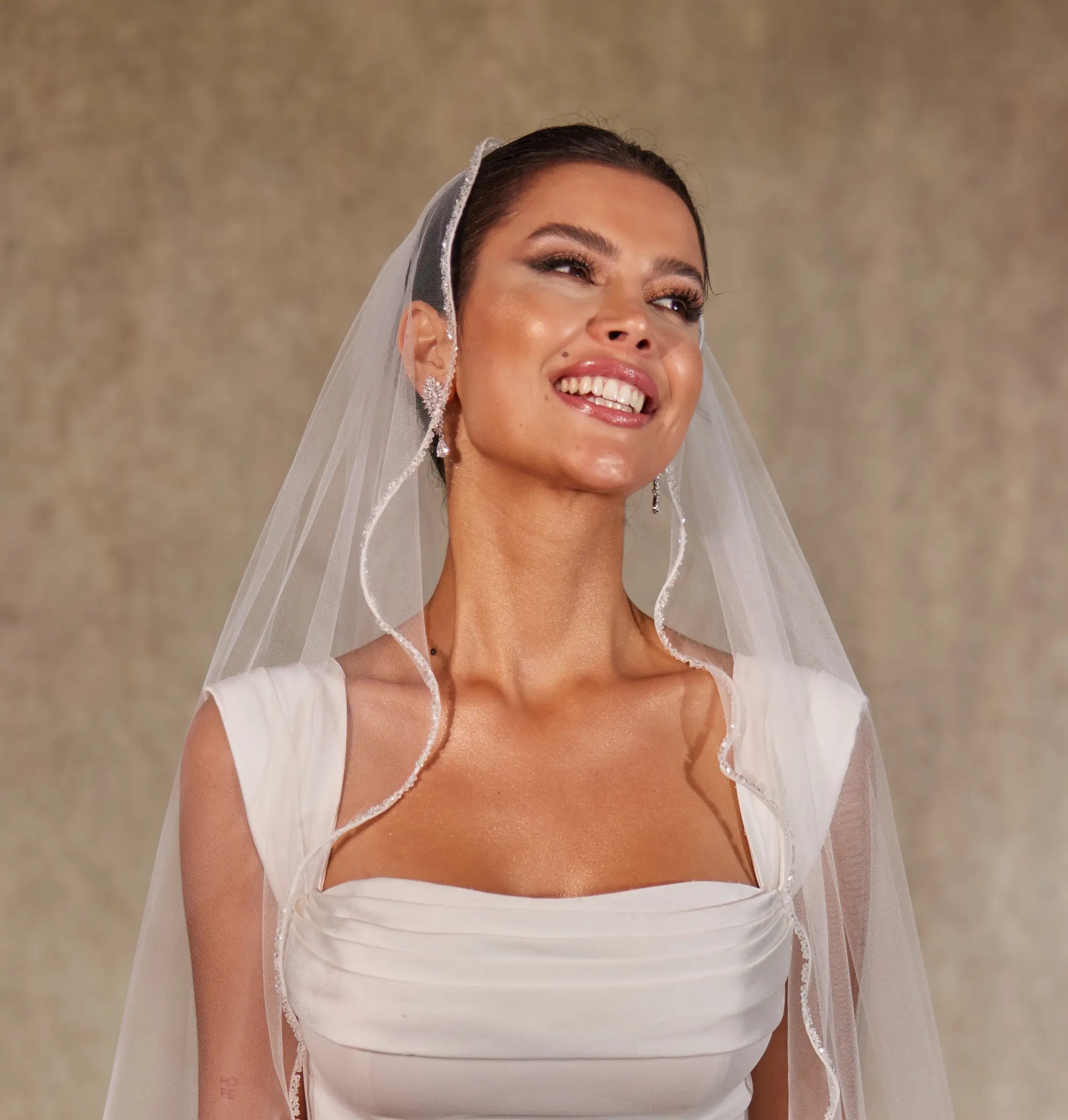 Wavy Beaded Edge Wedding Veil- D246 - Bridal Port