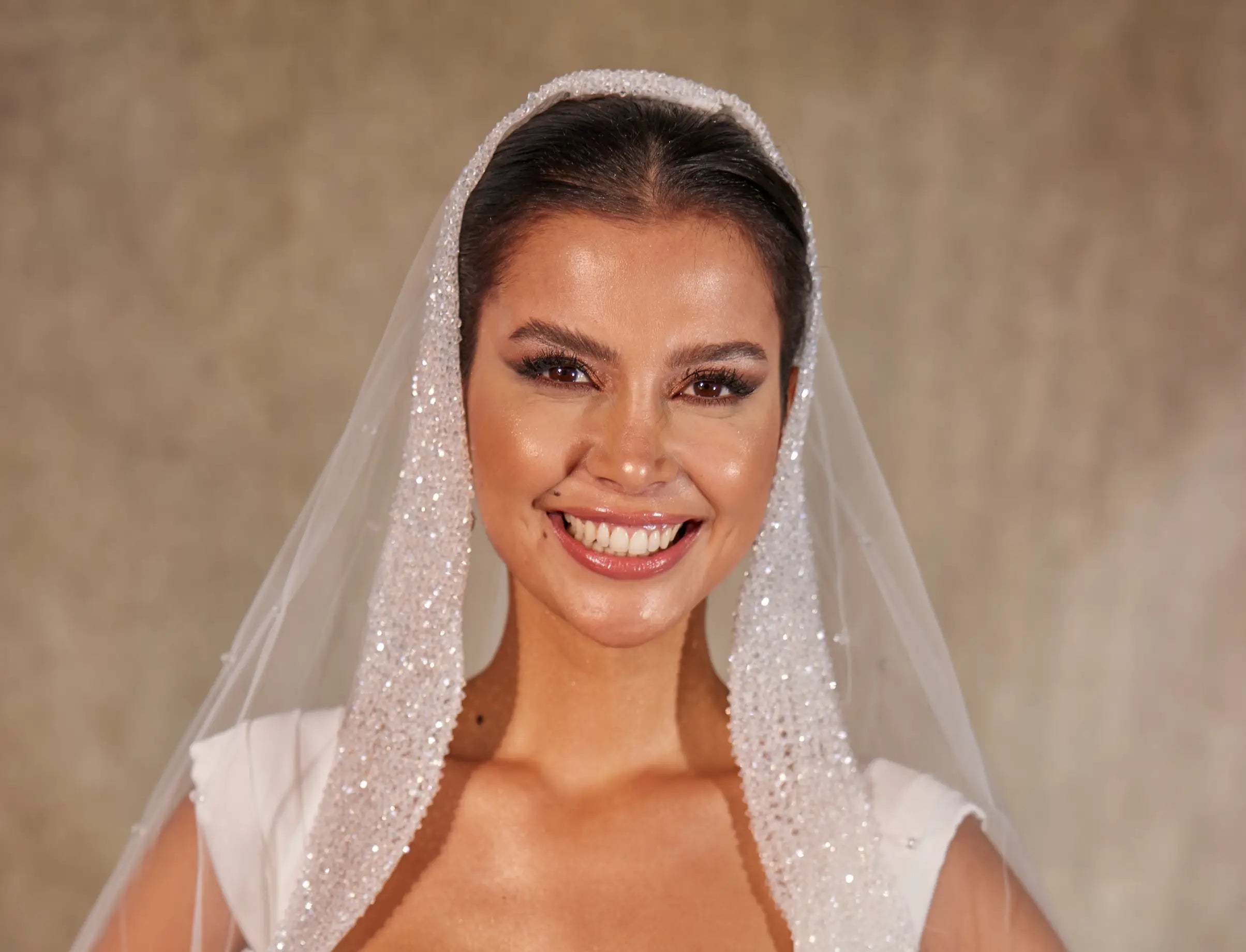 Luxe Beaded Bridal Veil- D225 - Bridal Port