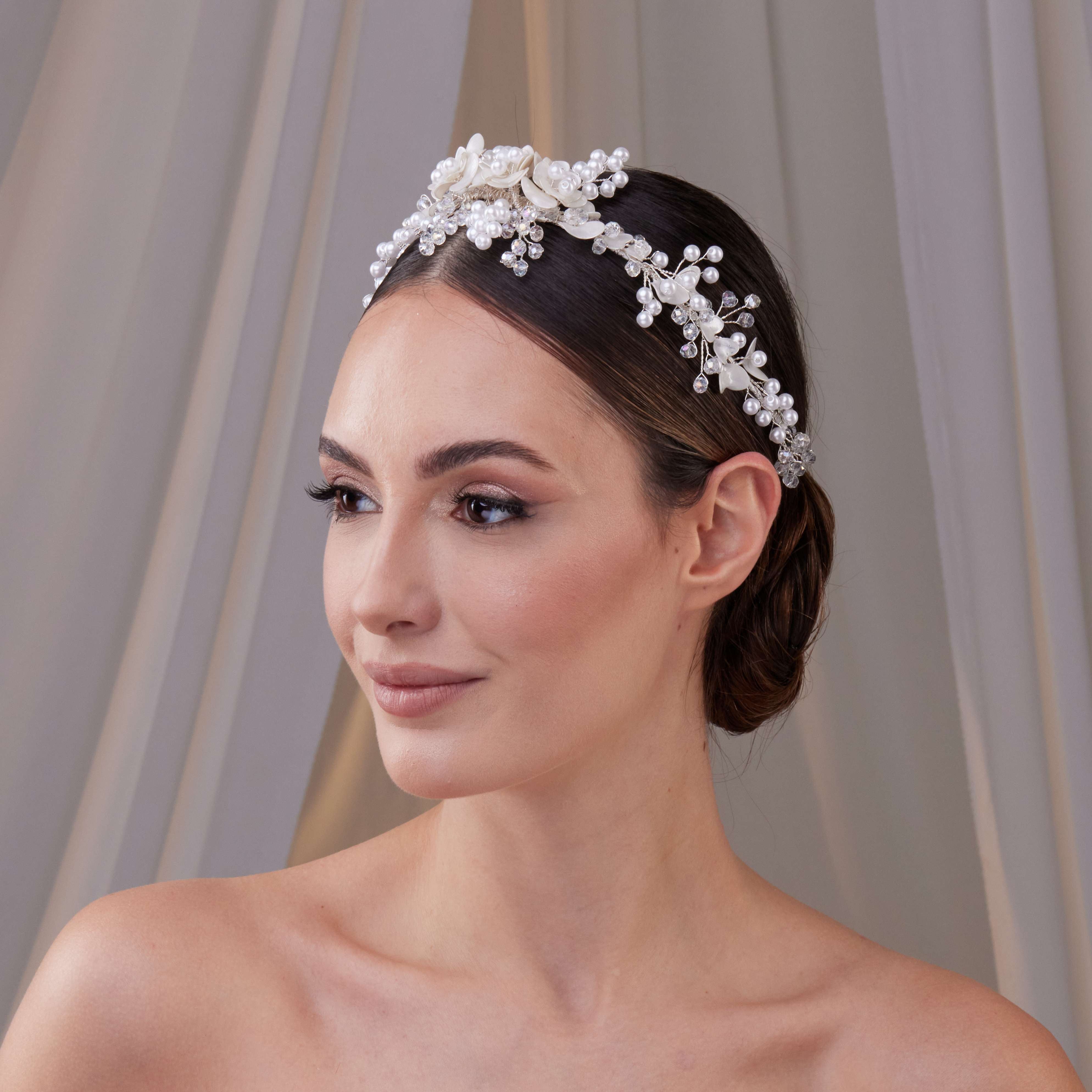 Elegant Resin and Pearl Bridal Hair Band