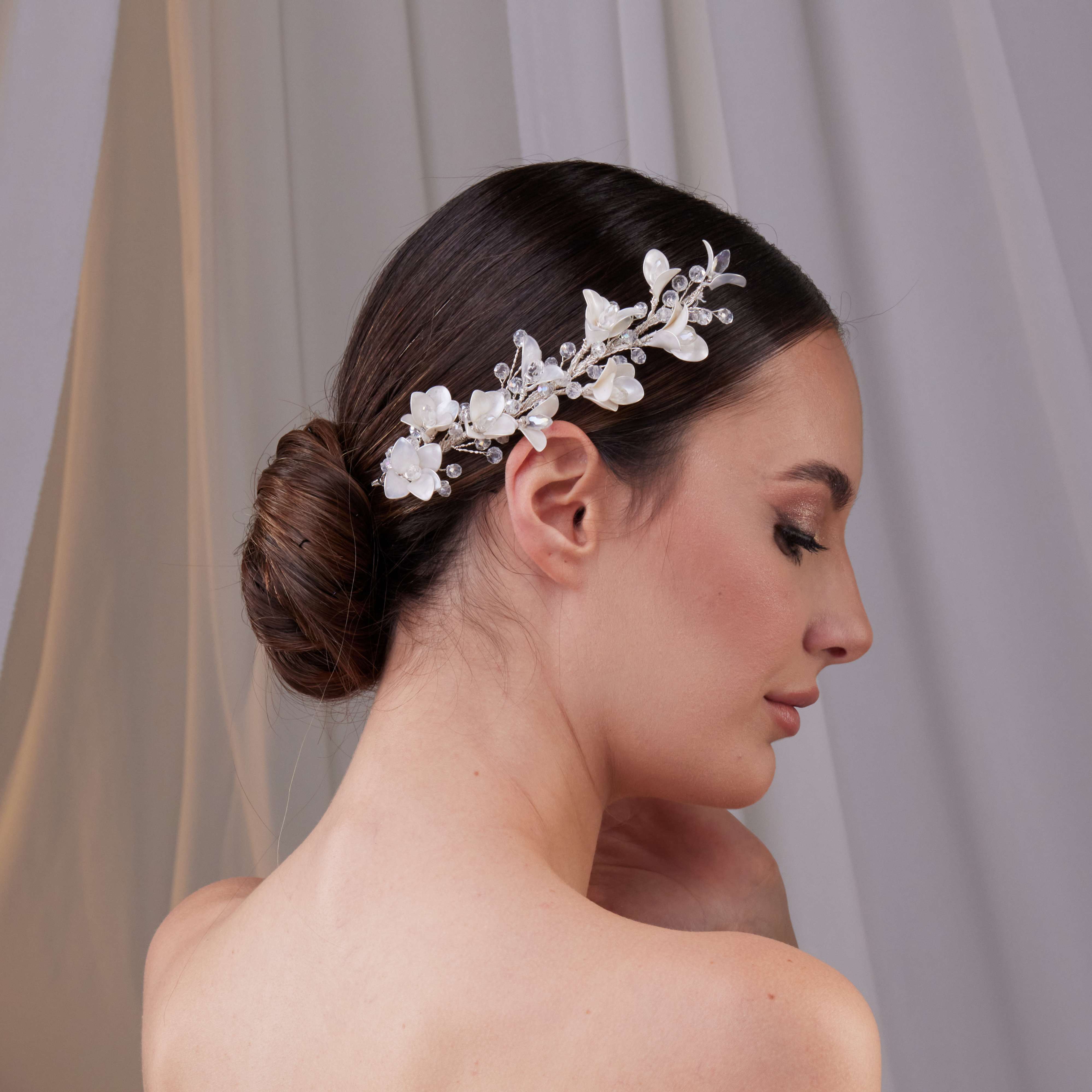 Elegant Resin Flower Bridal Hair Vine