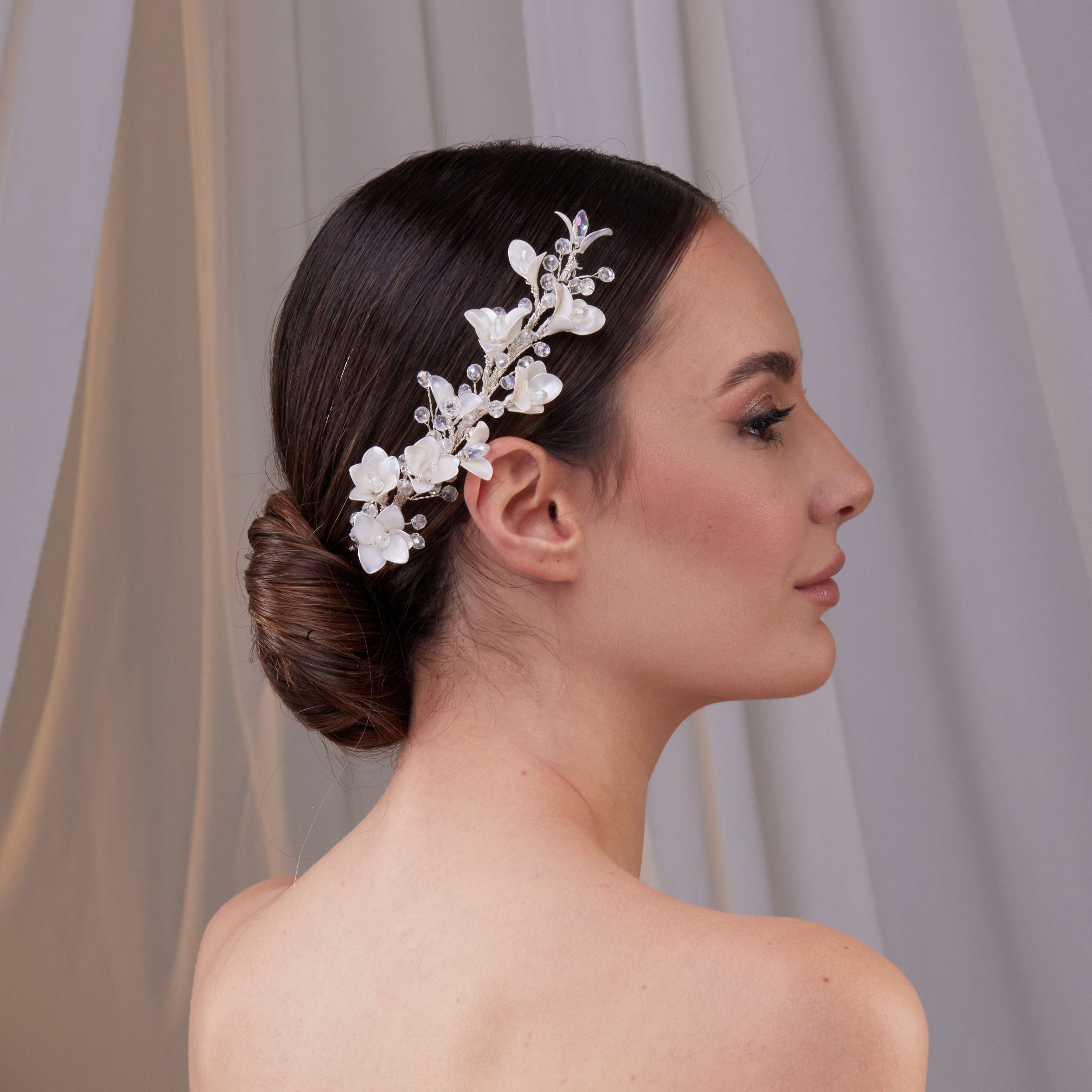 Elegant Resin Flower Bridal Hair Vine