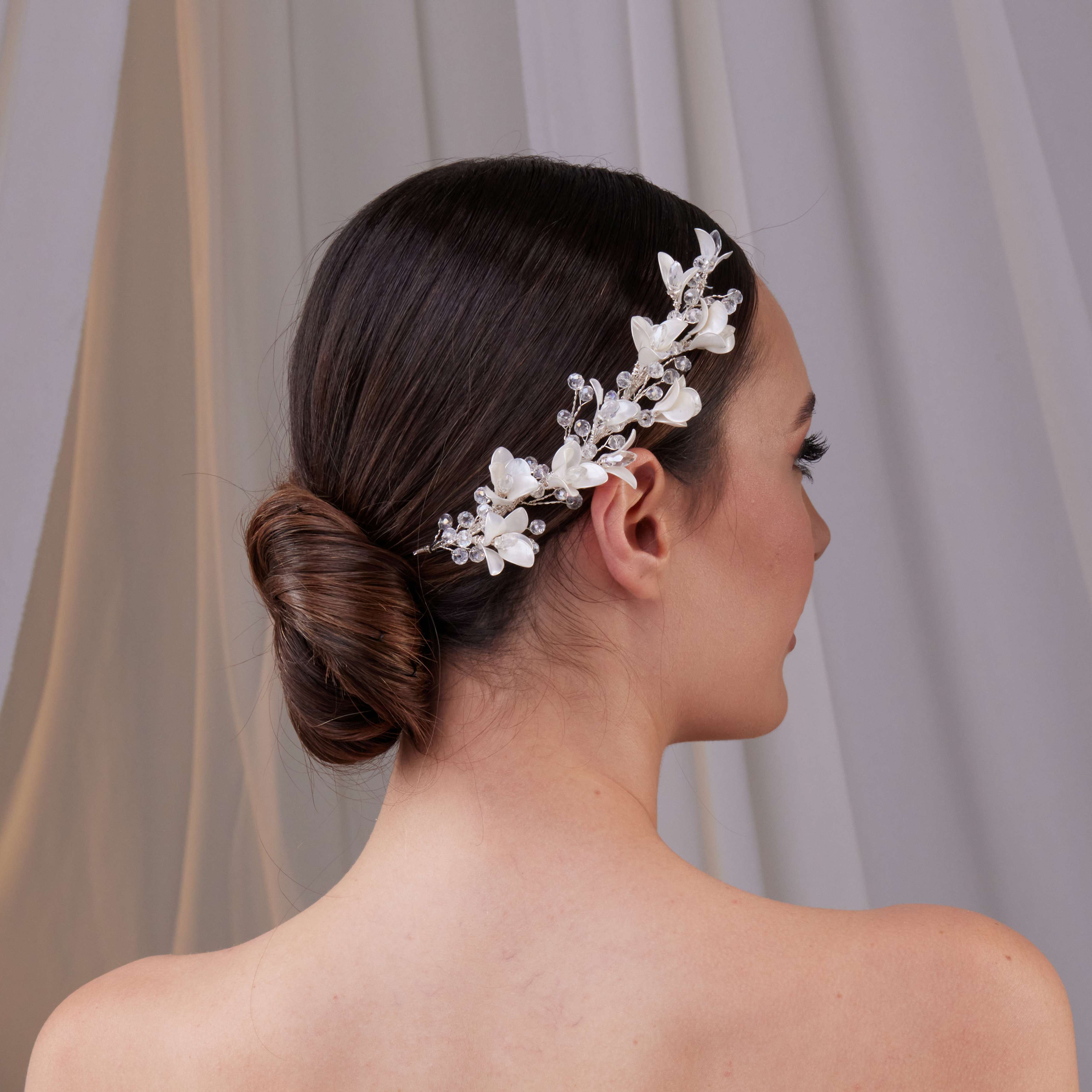 Elegant Resin Flower Bridal Hair Vine