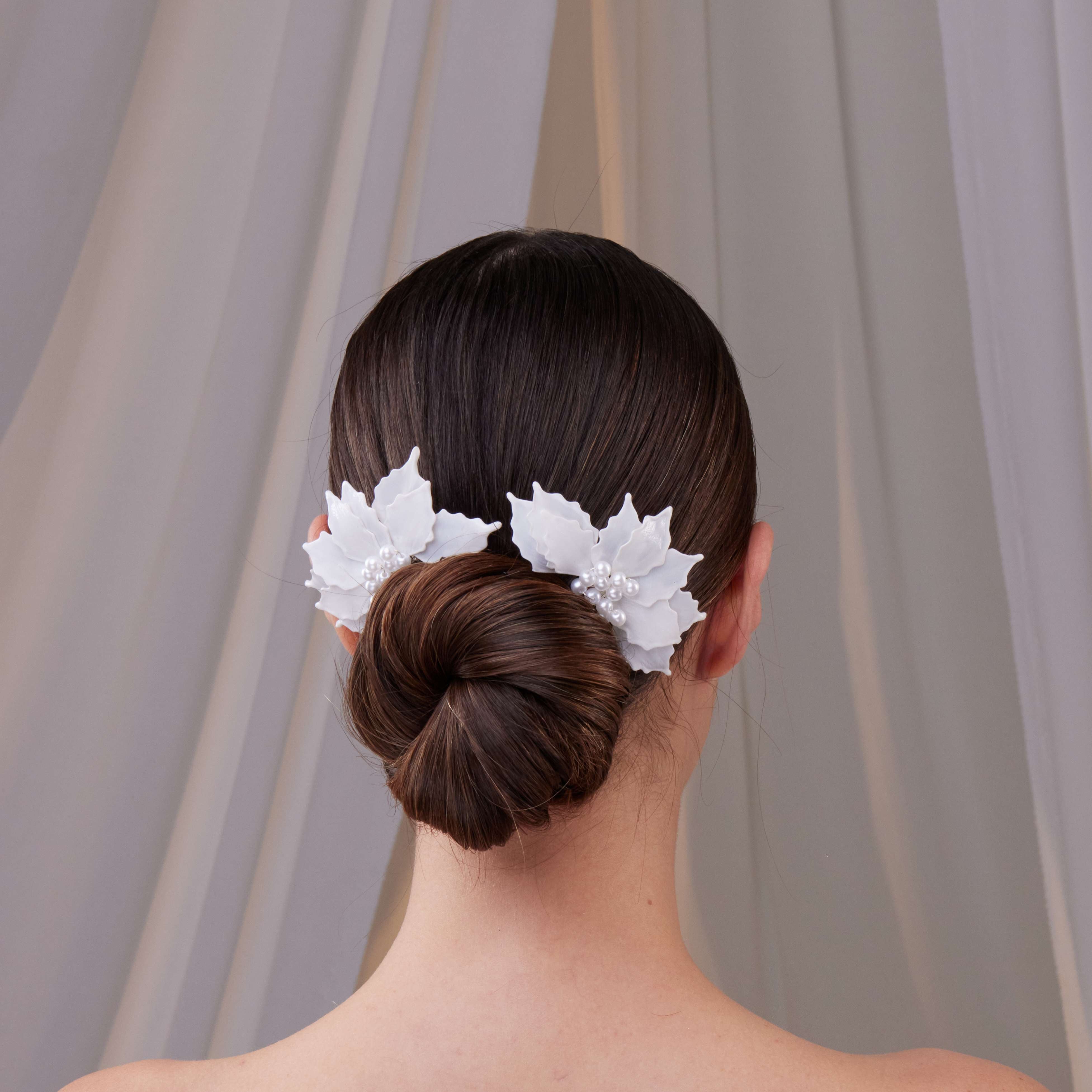 Two-Piece Resin Flower Wedding Hair Comb Set