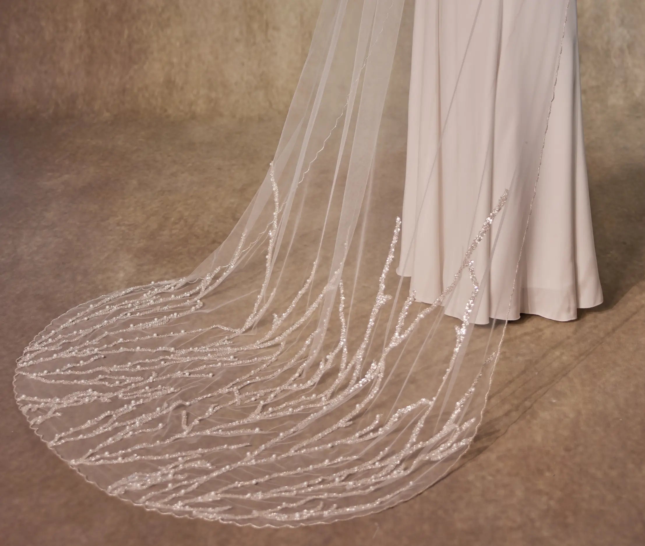 Stunning Vertical Line Bridal Veil -D219 - Bridal Port