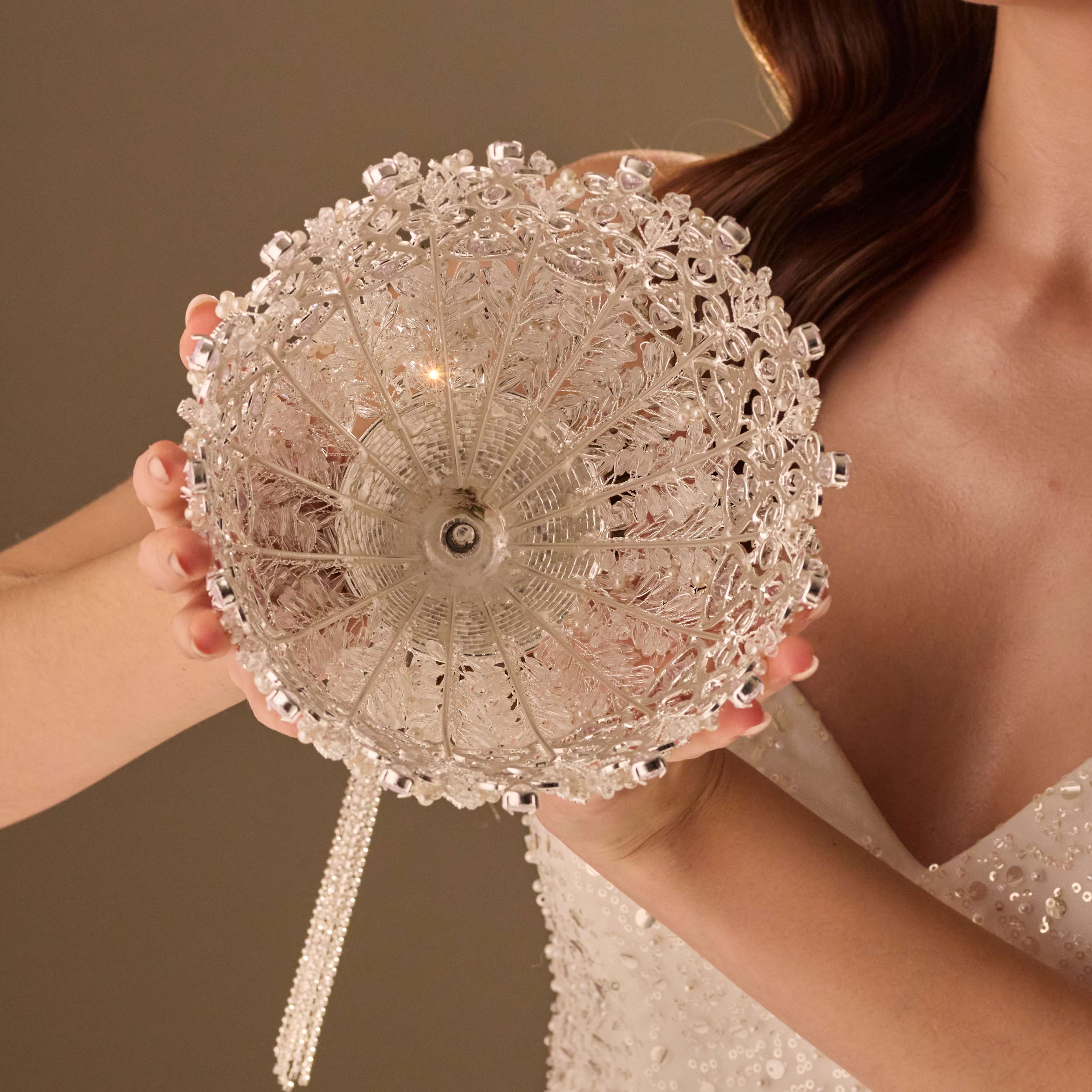 Elegant Silver Quinceañera & Wedding Bouquet Holder – Handcrafted with Pearls & Crystal Stones