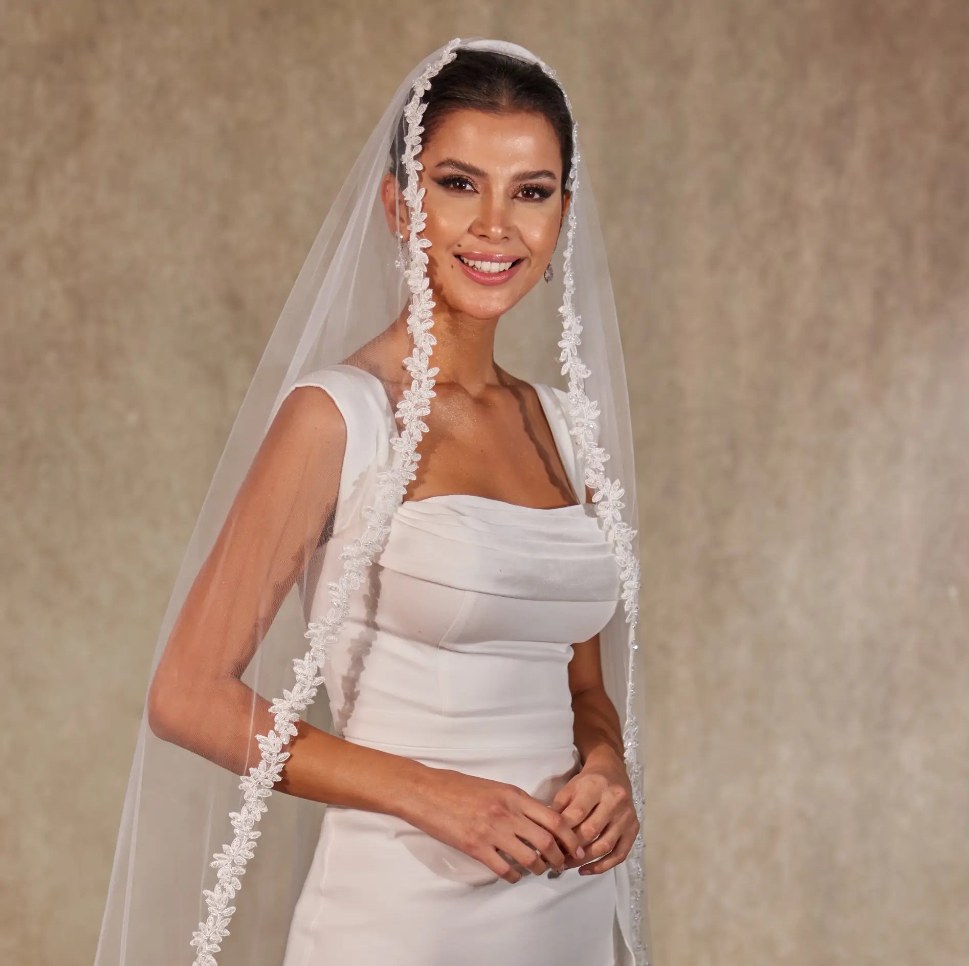 Flower Lace Bridal Veil- D216 - Bridal Port