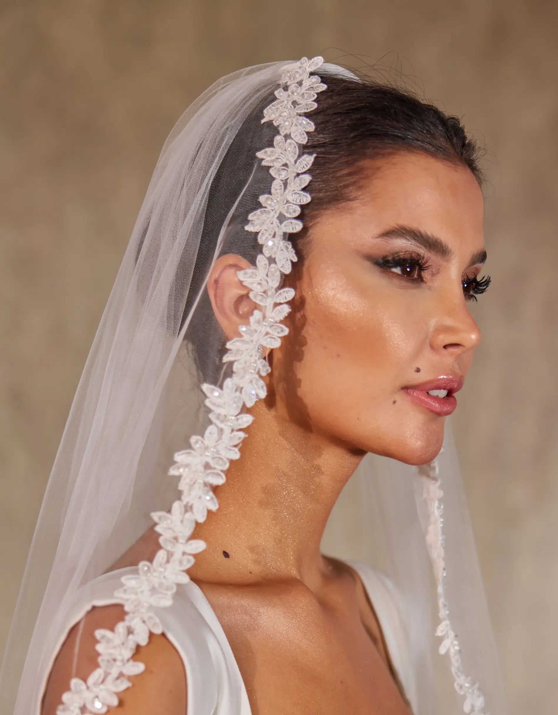 Flower Lace Bridal Veil- D216 - Bridal Port