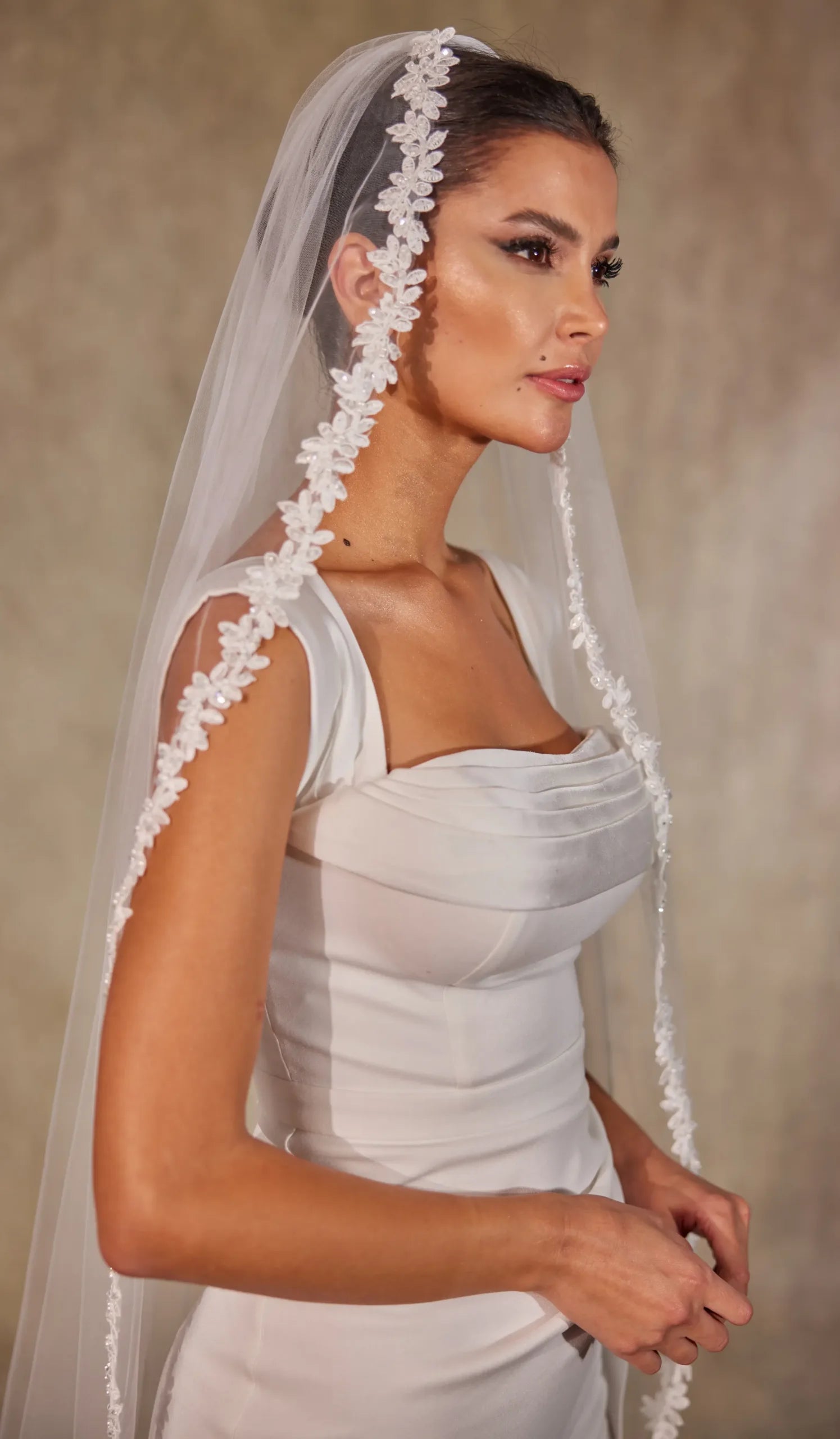 Flower Lace Bridal Veil- D216 - Bridal Port