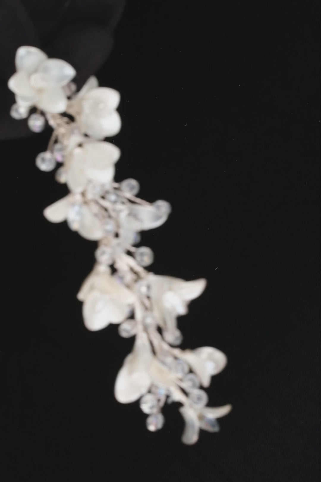 Elegant Resin Flower Bridal Hair Vine