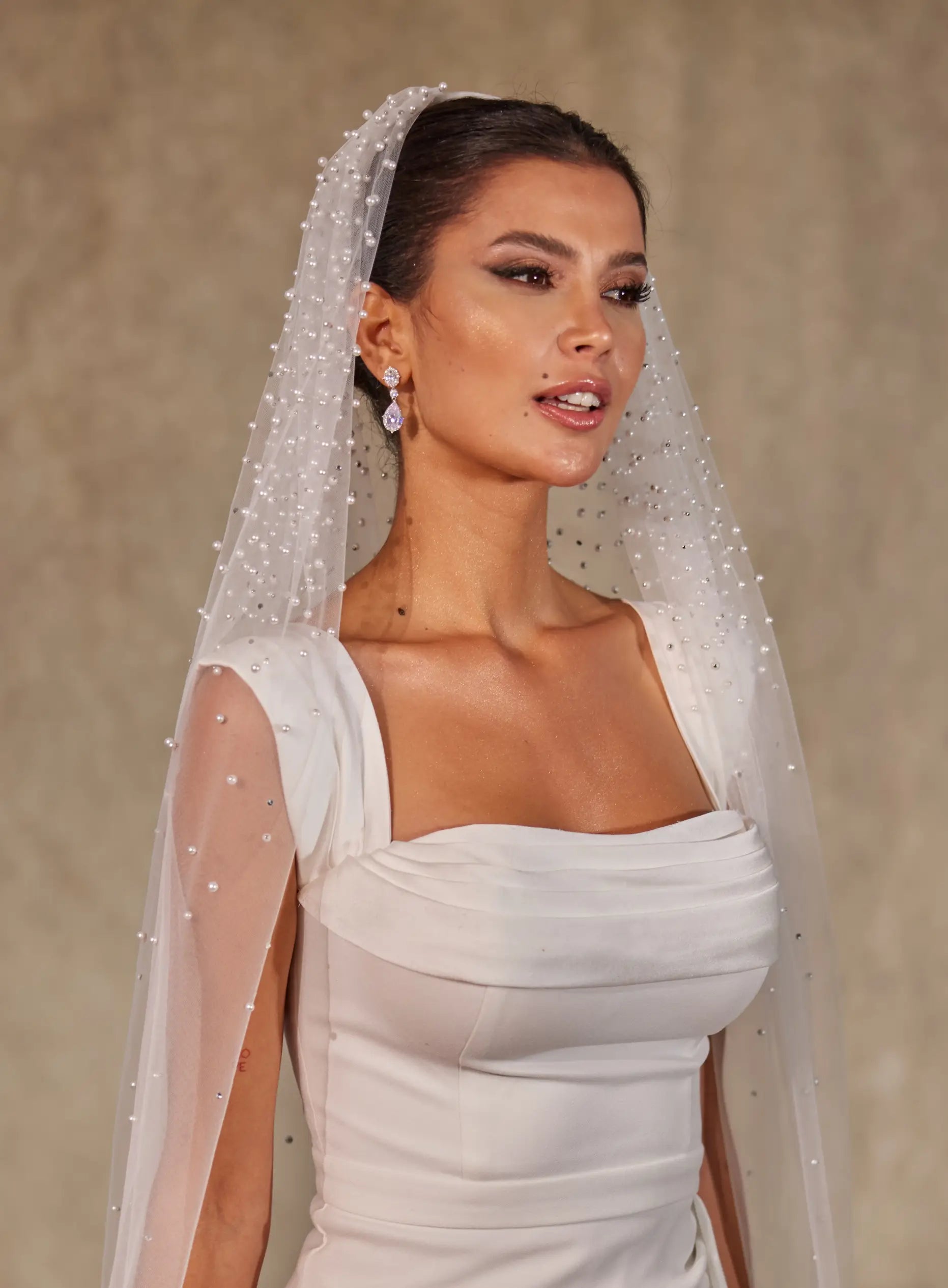 Scattered Pearl  Wedding Veil- D239 - Bridal Port