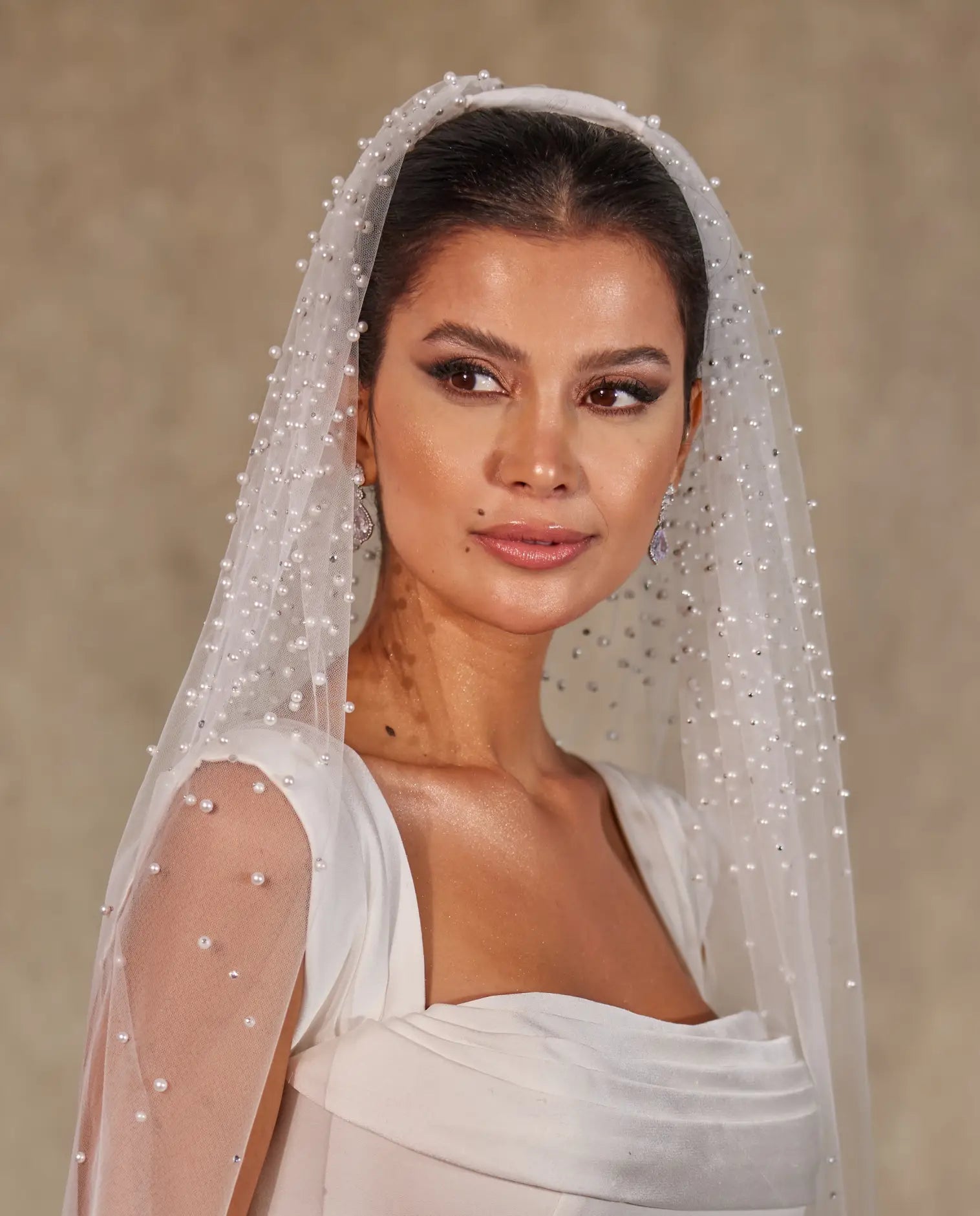 Scattered Pearl  Wedding Veil- D239 - Bridal Port